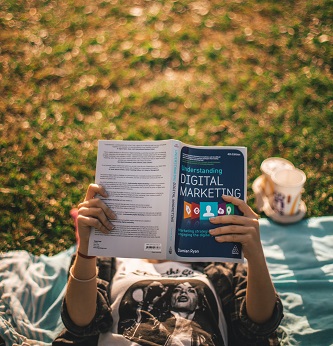 Strategi Facebook Marketing AMDK